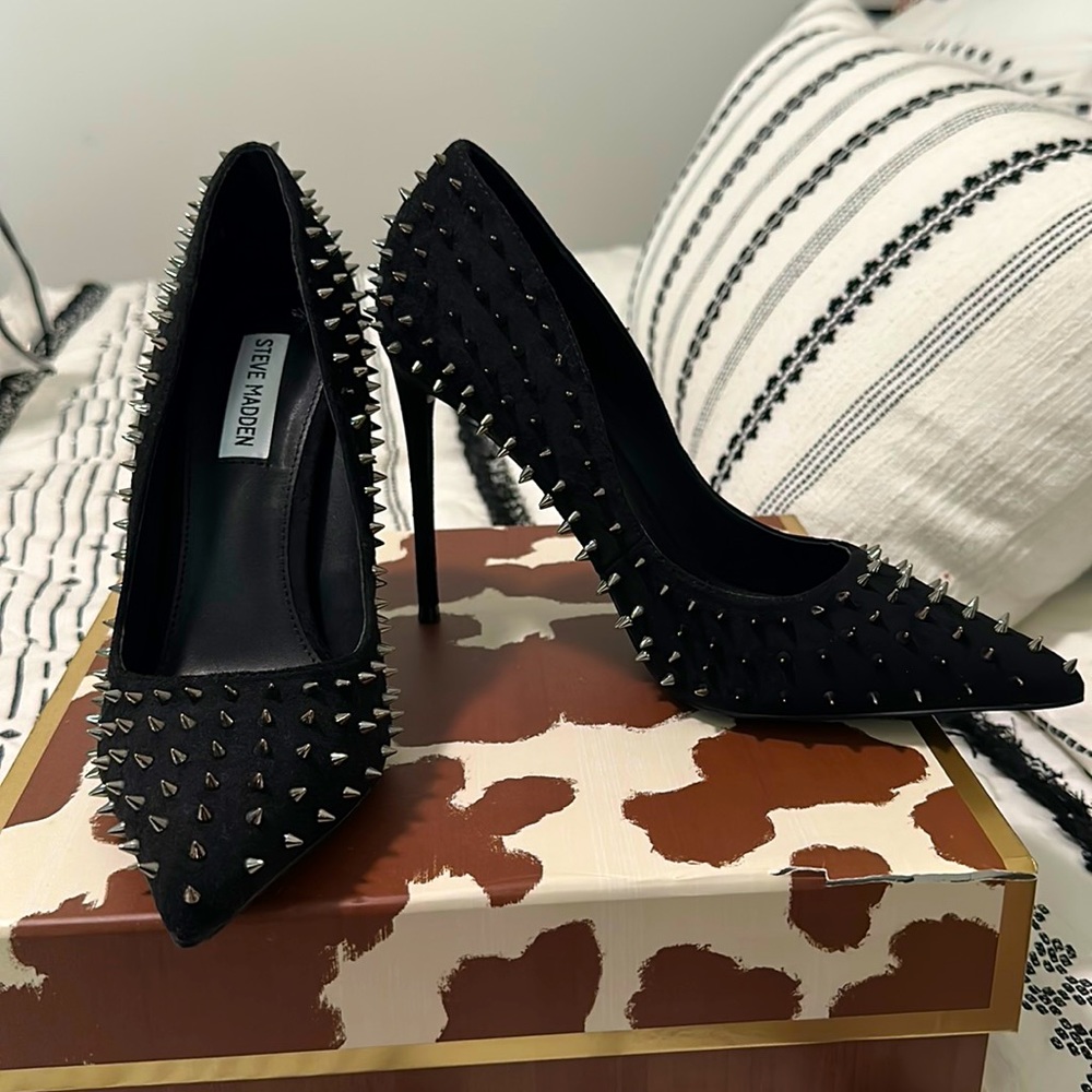 Brand new Steve Madden stilettos